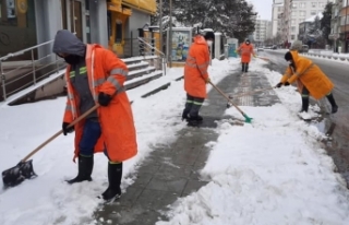 Cadde ve sokaklarda kar temizliği