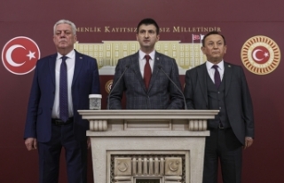 CHP'den üç milletvekili istifa etti