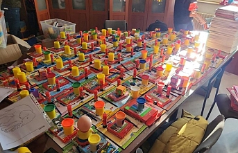 Anadolu Üniversitesinden depremzede çocuklara oyuncak yardımı