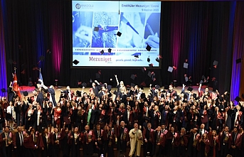 Anadolu Üniversitesi lisansüstü mezunlarını uğurladı