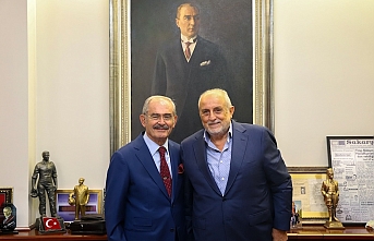 Avni Ongurlar'dan Başkan Büyükerşen'e ziyaret