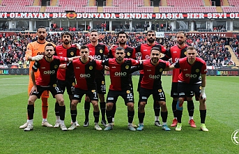 Eskişehirspor 6-0'lık üstünlükle ligde zirveyi koruyor