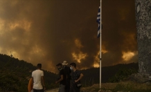Yunanistan'da uçak düştü