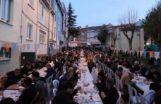 Özkan Alp 71 Evler Mahallesi'nde iftar düzenledi