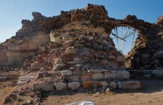Karacahisar kalesi turizme açılmalı