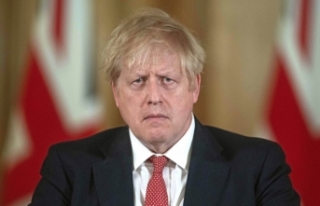 Boris Johnson görevine geri döndü
