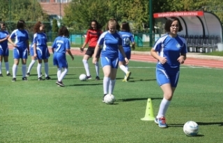 Kız futbol takımı kuruluyor