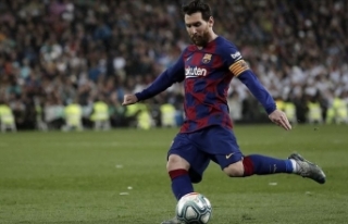Lionel Messi Barcelona'da kalıyor