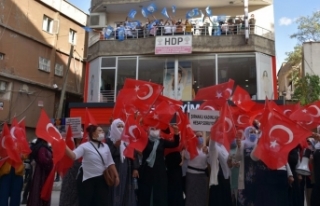 HDP binası önünde eylem yaptılar