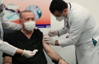 Erdoğan Covid-19 aşısı yaptırdı
