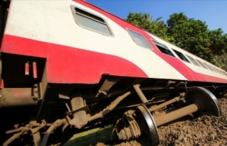 Mısır'da feci tren kazası