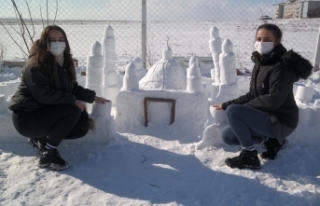 8 minareli kardan cami yaptılar