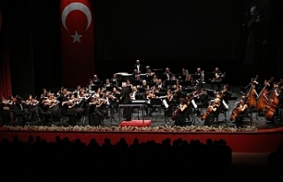 Senfoni Orkestrası, Türk bestecilerin eserlerini...