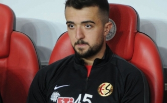 Melih Ağa'dan açıklama; " Eskişehirspor ile 3 farklı davam bulunmaktadır"