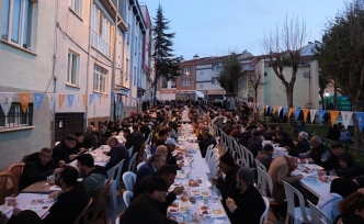 Özkan Alp 71 Evler Mahallesi'nde iftar düzenledi