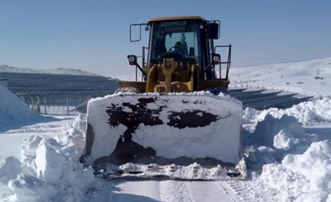 Kırsalda karla mücadele sürüyor
