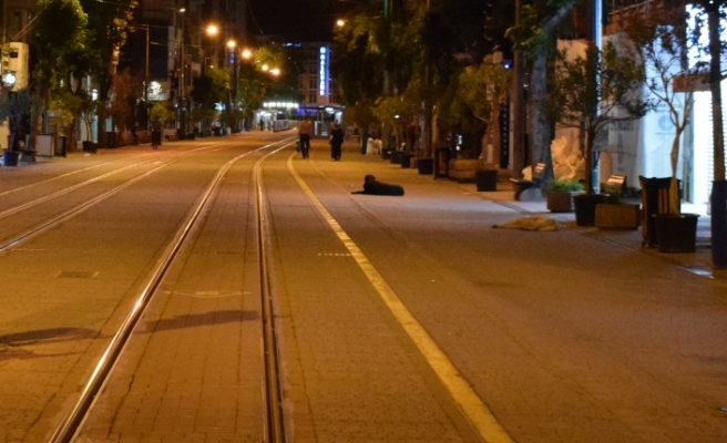Eskişehir'de caddeler yine boş kaldı!