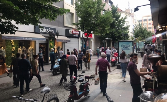 Eskişehir'de caddeler çok kalabalık!