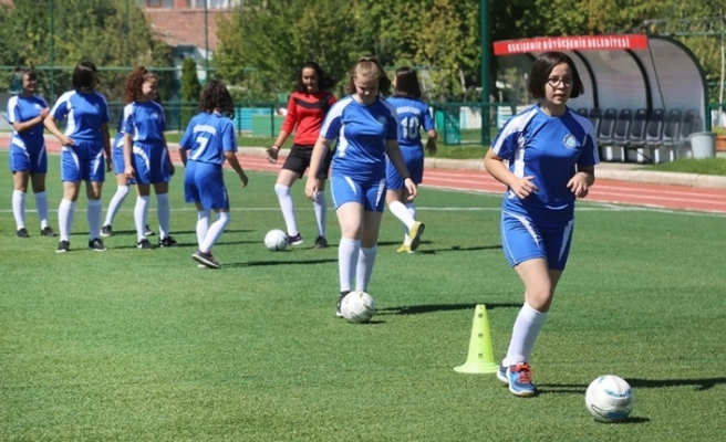 Kız futbol takımı kuruluyor