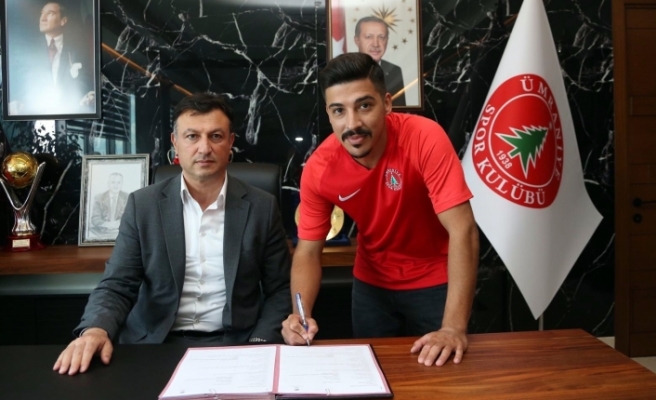 2 sezon Eskişehirspor altyapısında forma giymiş