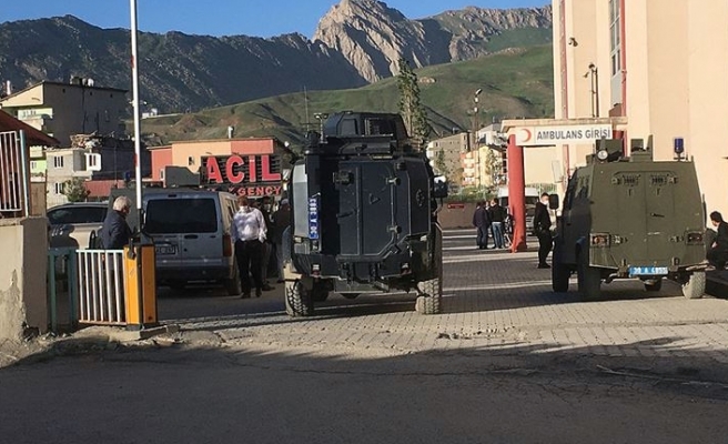 PKK'lı teröristler Hakkari'de işçilere saldırdı