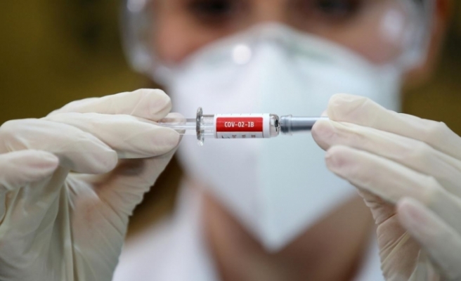 Çin'de aşı uygulaması başladı