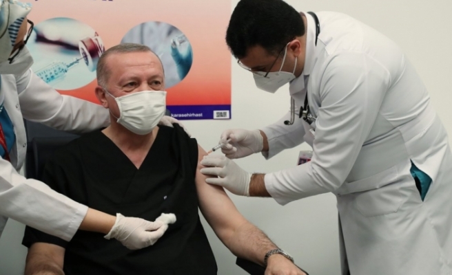 Erdoğan Covid-19 aşısı yaptırdı