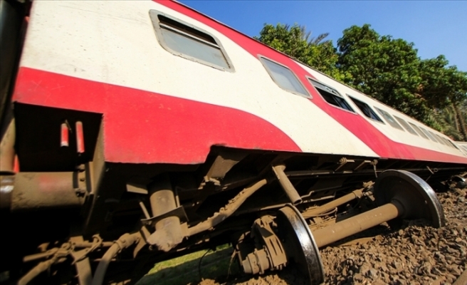 Mısır'da feci tren kazası