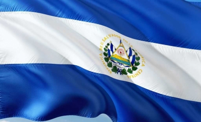 El Salvador'dan tarihi adım