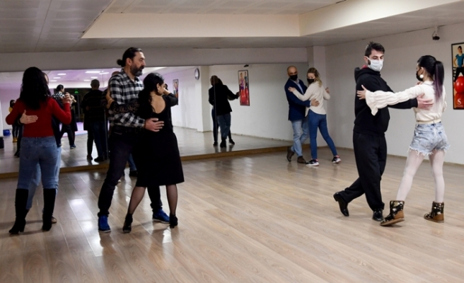 Eskişehir'de ücretsiz tango kursu veriliyor