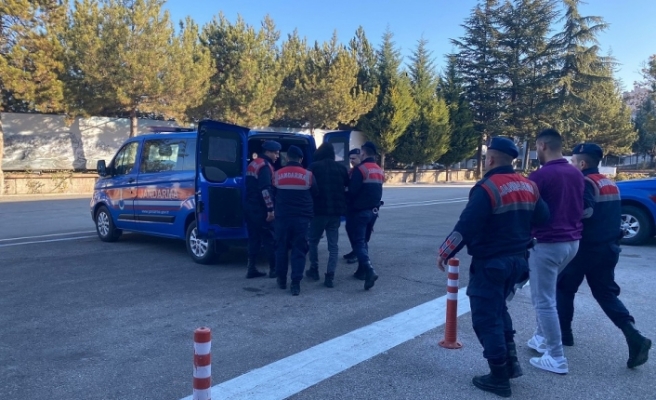 Eskişehir'de hırsızlık şüphelisi 2 kişi tutuklandı