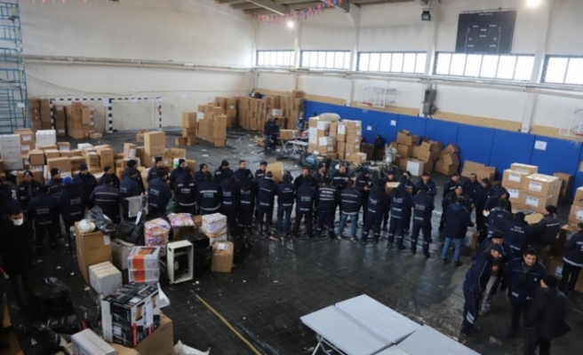 Büyükşehir'den 54 tır insani yardım malzemesi afet bölgesinde