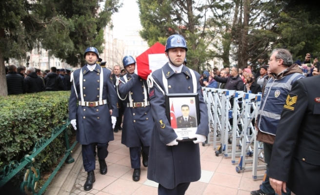 Şehit pilot Oğuzhan Adalıoğlu askeri törenle toprağa verildi