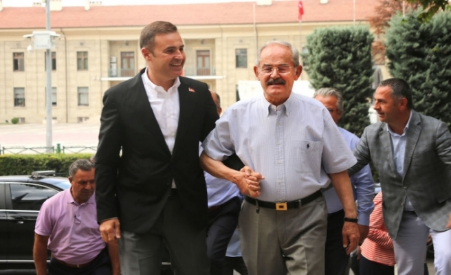 Ahmet Akın'dan Büyükerşen'e ziyaret