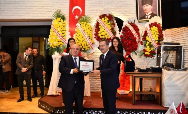 Ahmet Ataç Yılın En Başarılı Belediye Başkanı seçildi