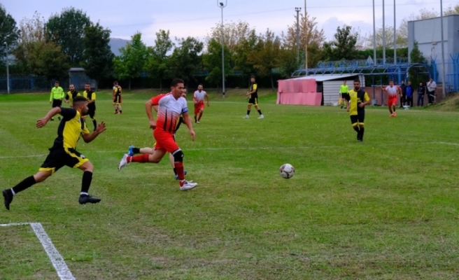 Cumhuriyet Kupası Belediye Çalışanları Futbol Turnuvası hızlı başladı