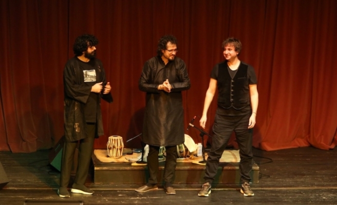 Caz Geceleri'nde Gürkan Özkan Trio rüzgarı esti
